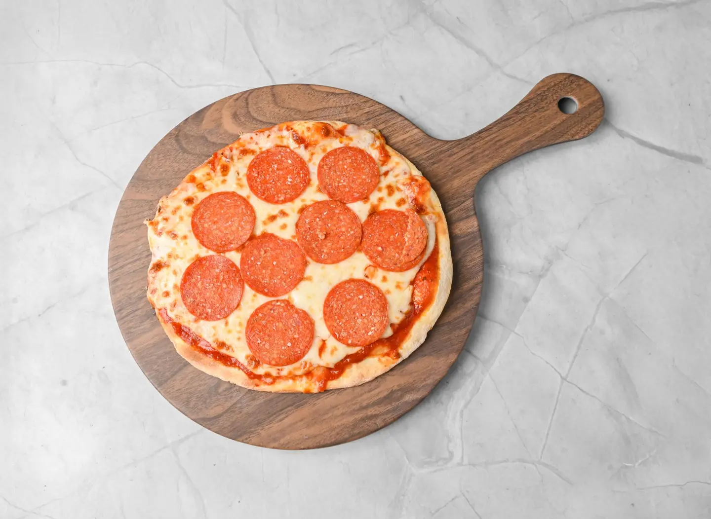 بيتزا بيبروني صغير