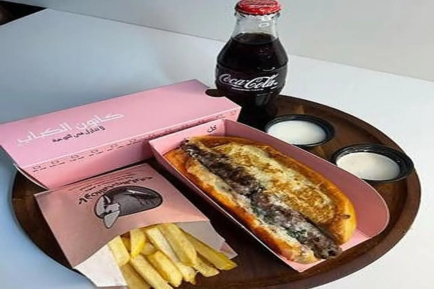 ساندوتش وجبة مبشور لحم بالجبن بريوش