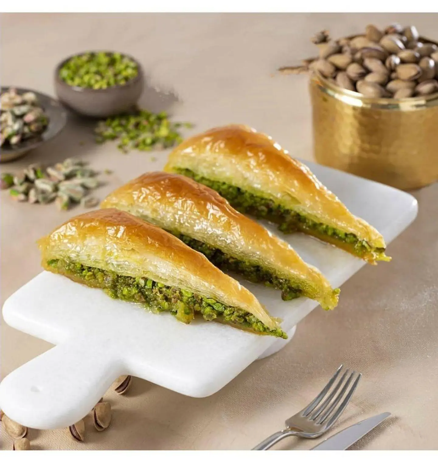 بقلاوة اسطنبول مثلثات