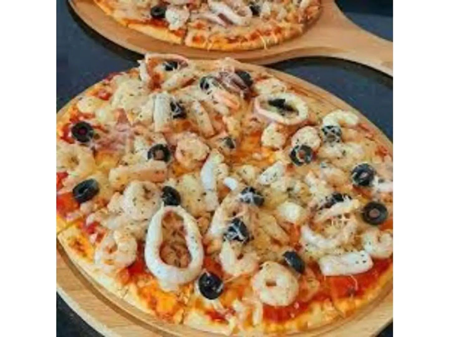 Medium Seafood Pizza