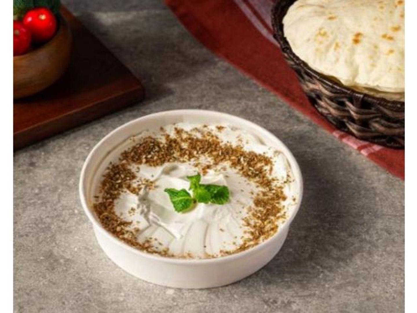 صحن لبنة زعتر