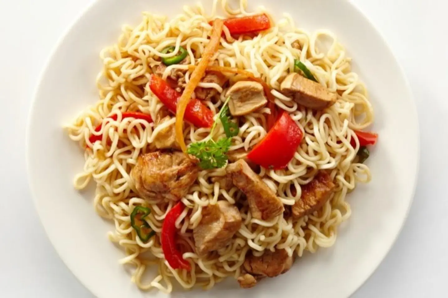 نودلز بالدجاج