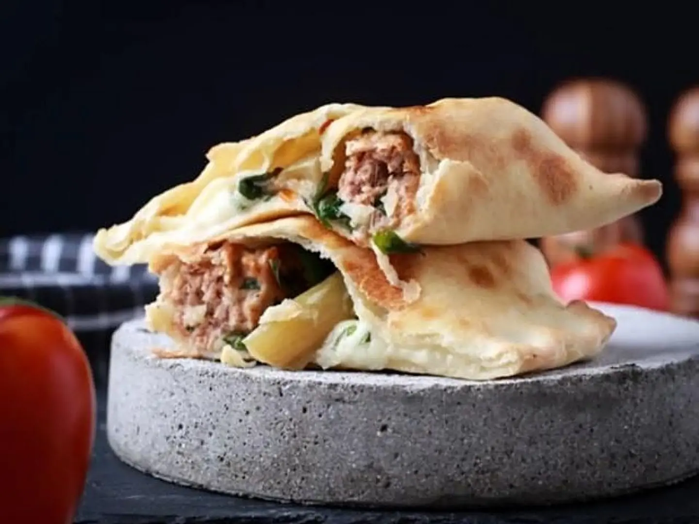 فطيرة كباب لحم بالجبن