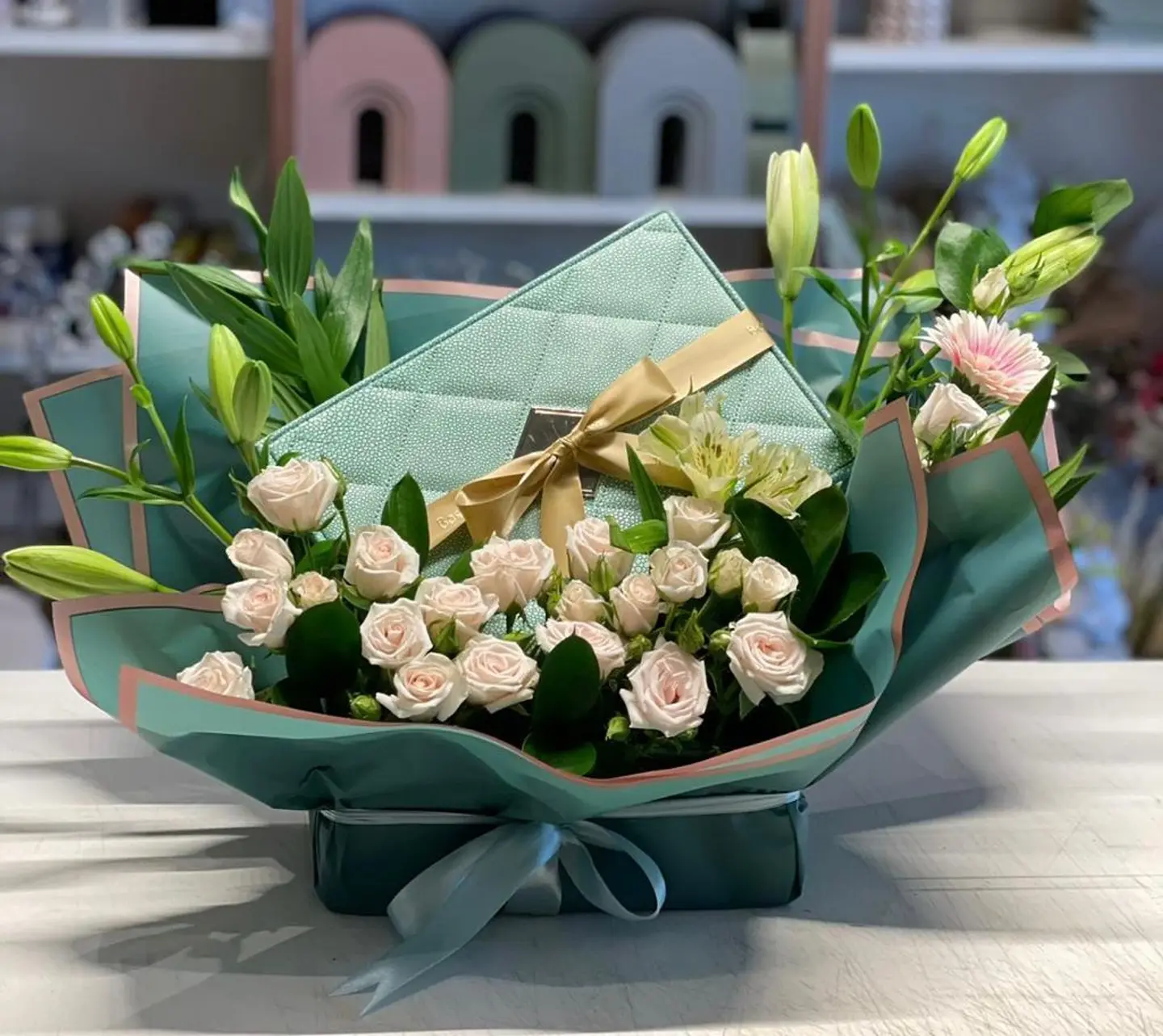 Garden Chocolate With Baby Roses