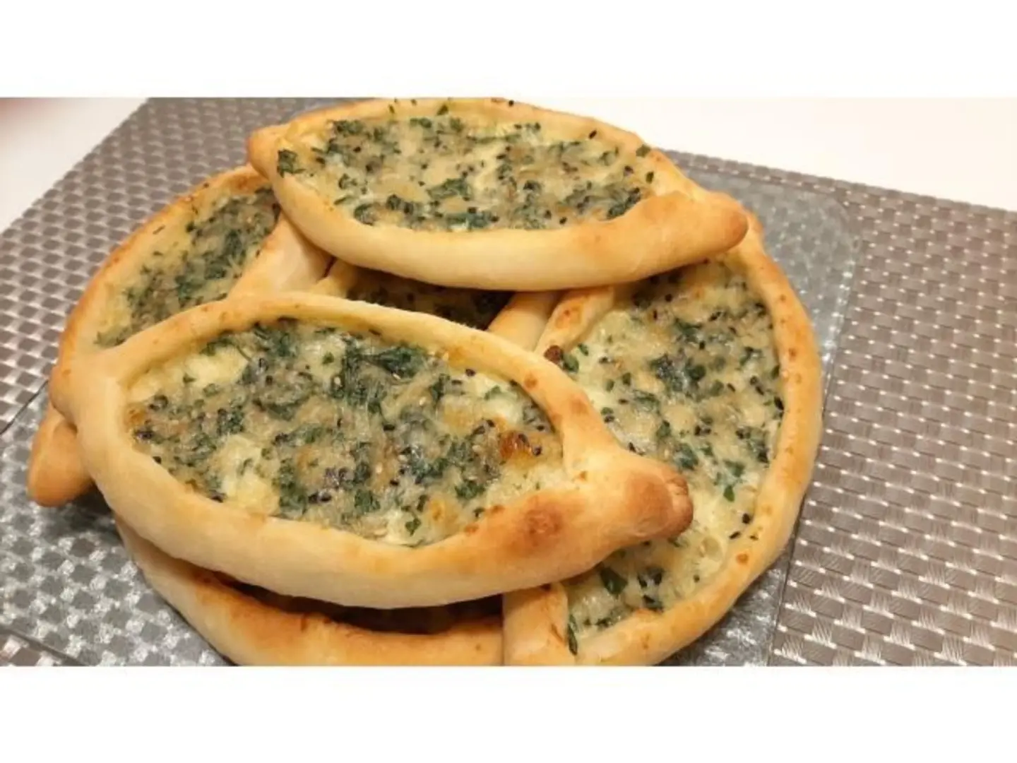 فطيره موزريلا مع الزيتون