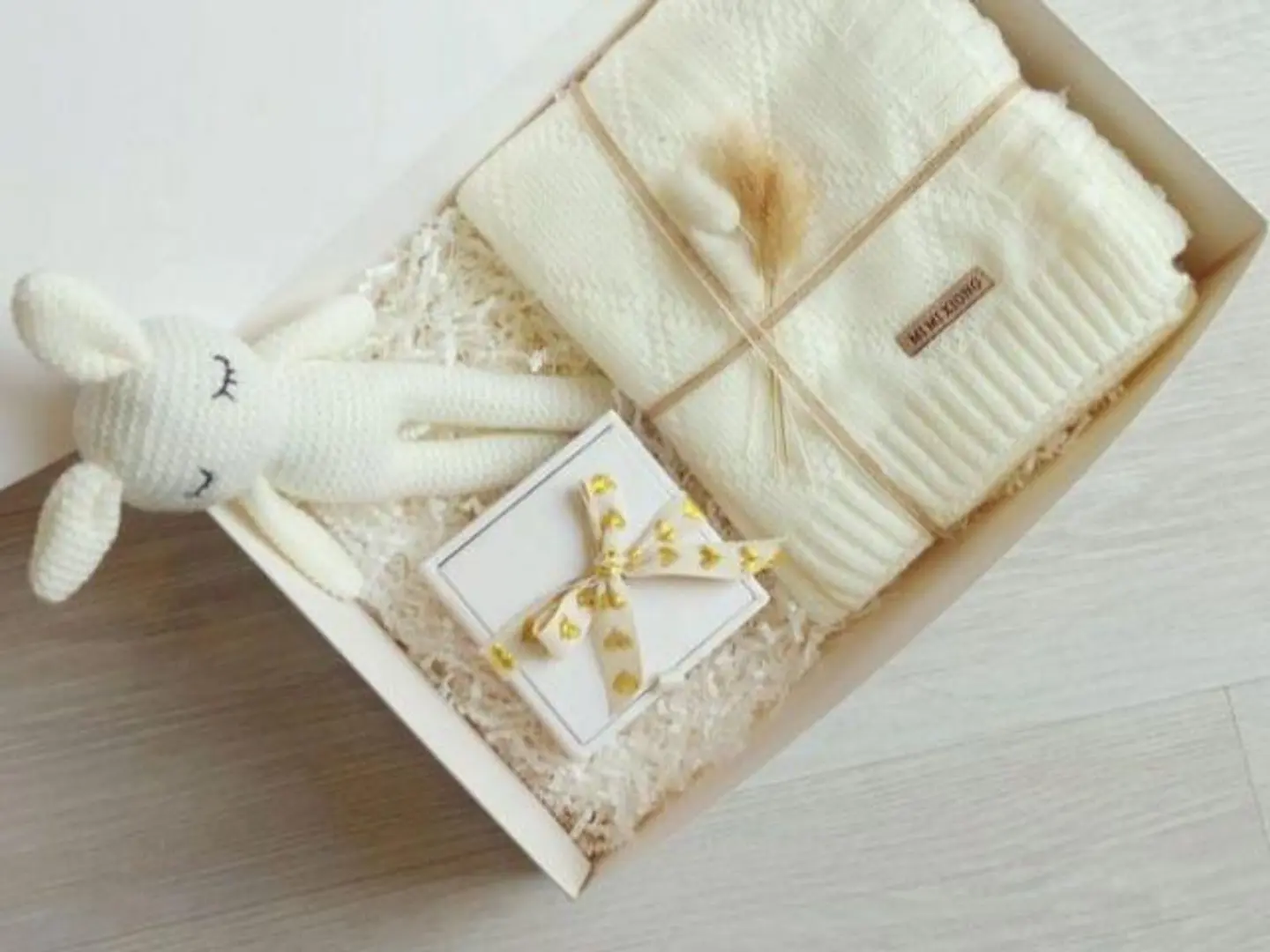 مفرش مع مجوهرات اطفال