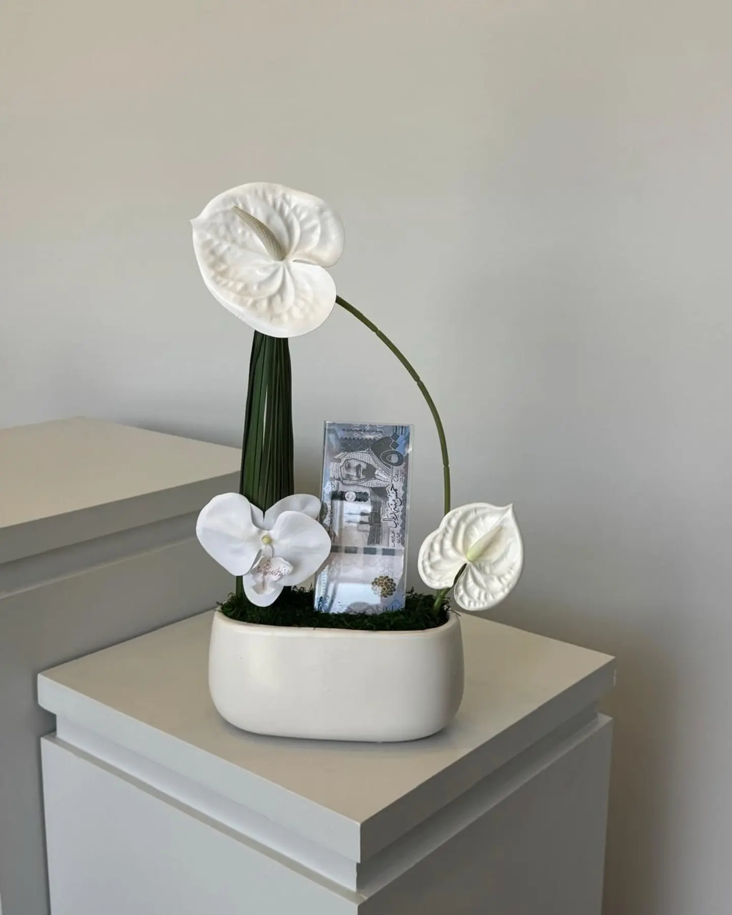 Artificial Flower Vase With Acrylic Envelope 85