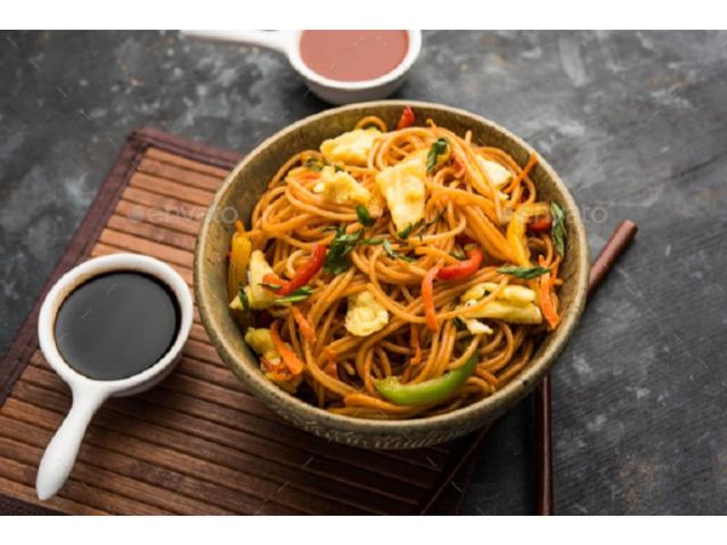 Hakka Noodles With Egg