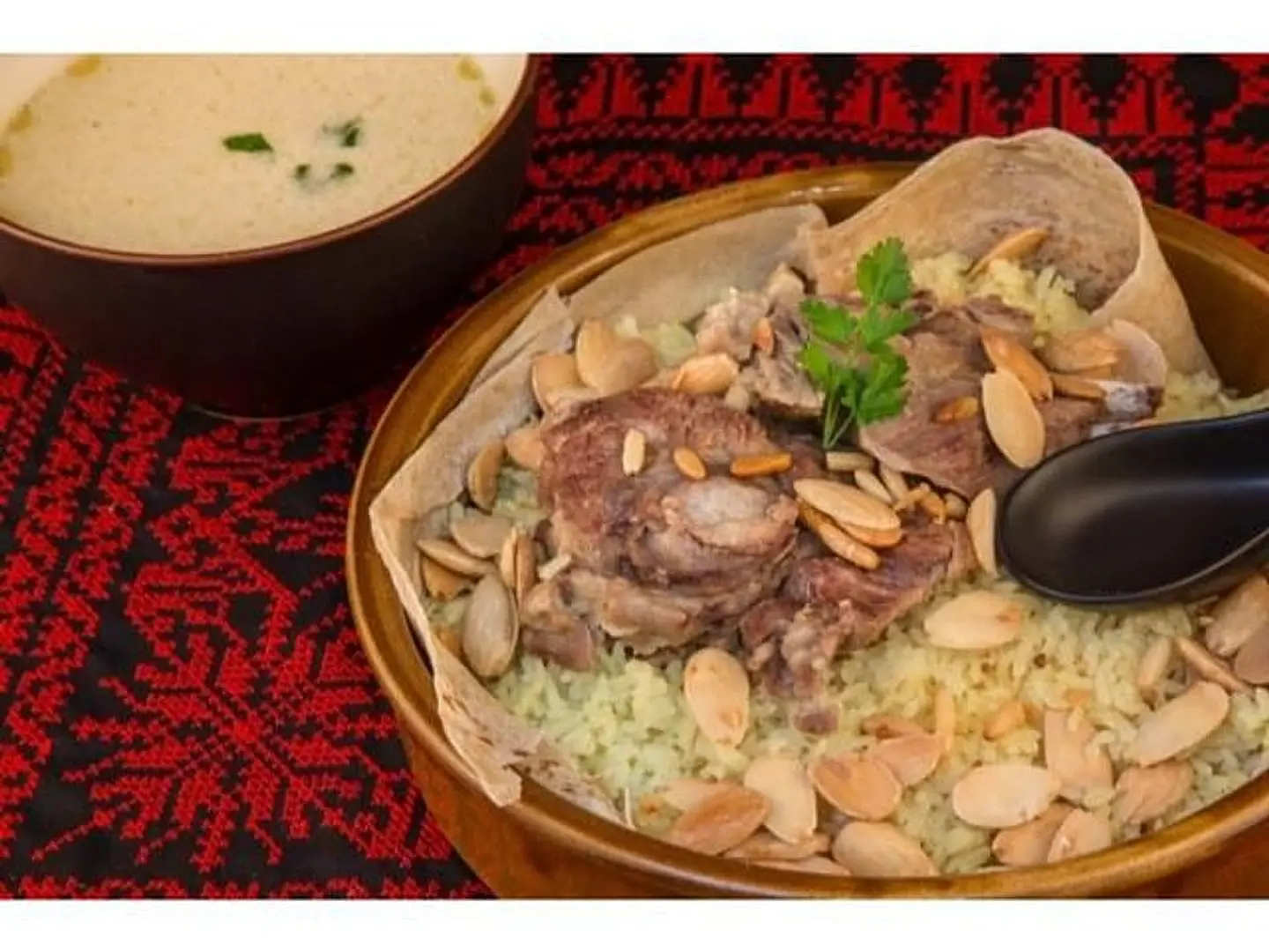 منسف لـ 5 أشخاص