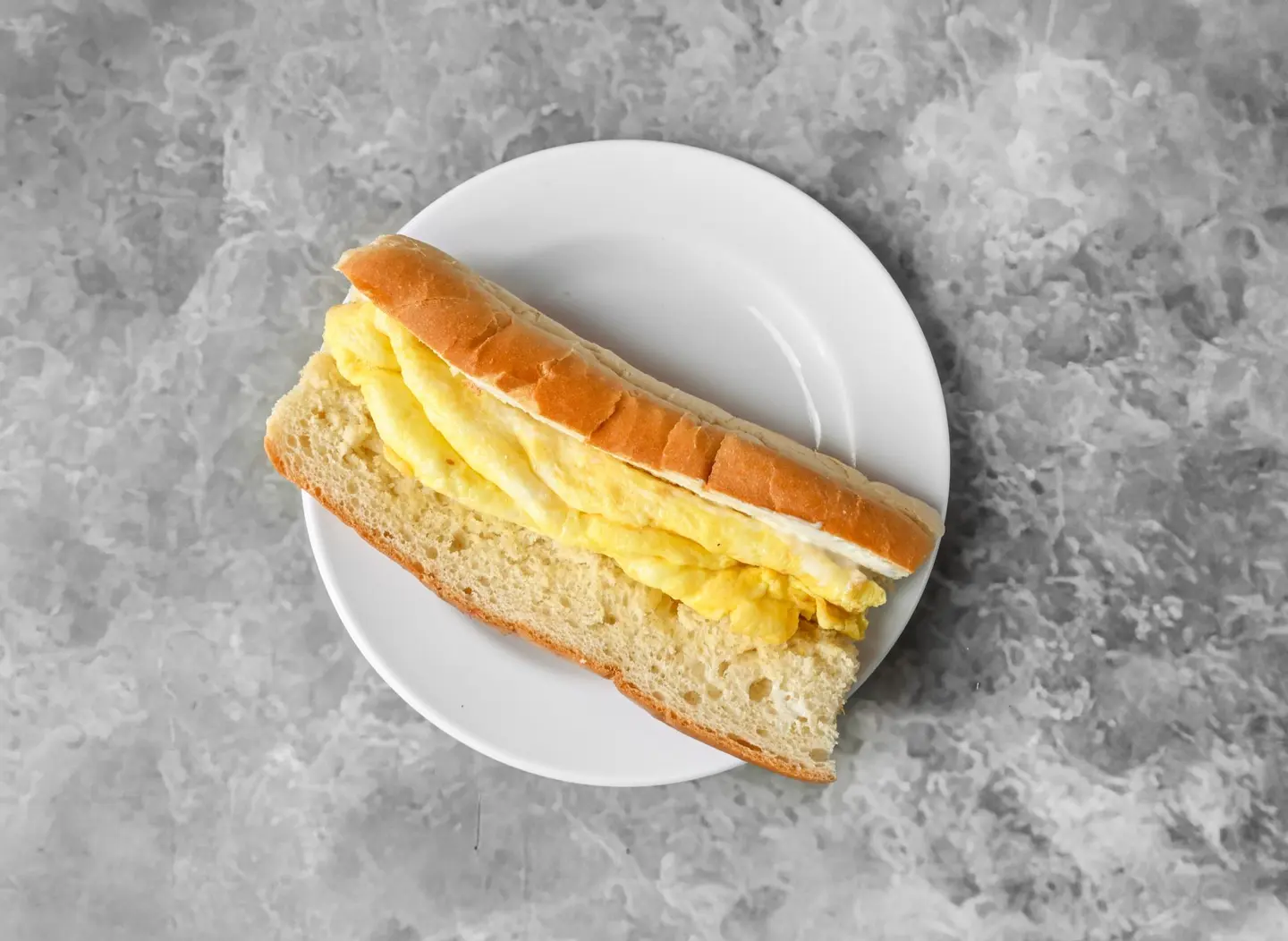 ساندوتش بيض مقلي