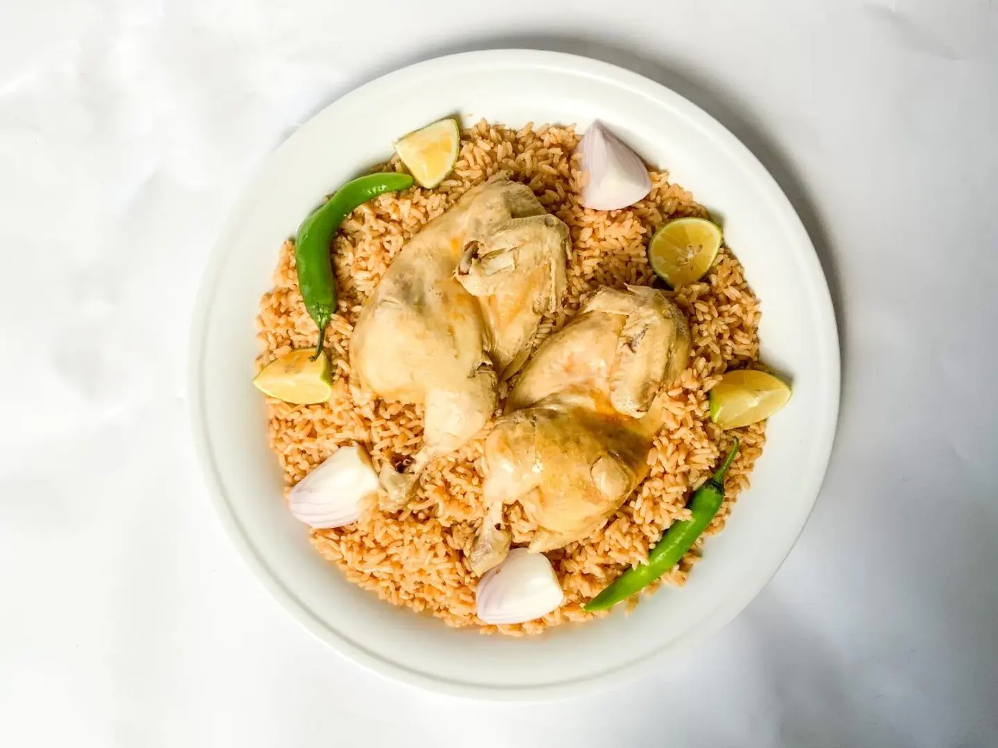 نصف دجاج مسلوق مع رز جلال