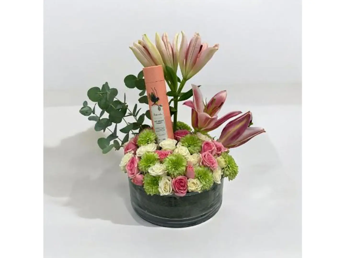 فازة ورد مع شوكولاتة انوش