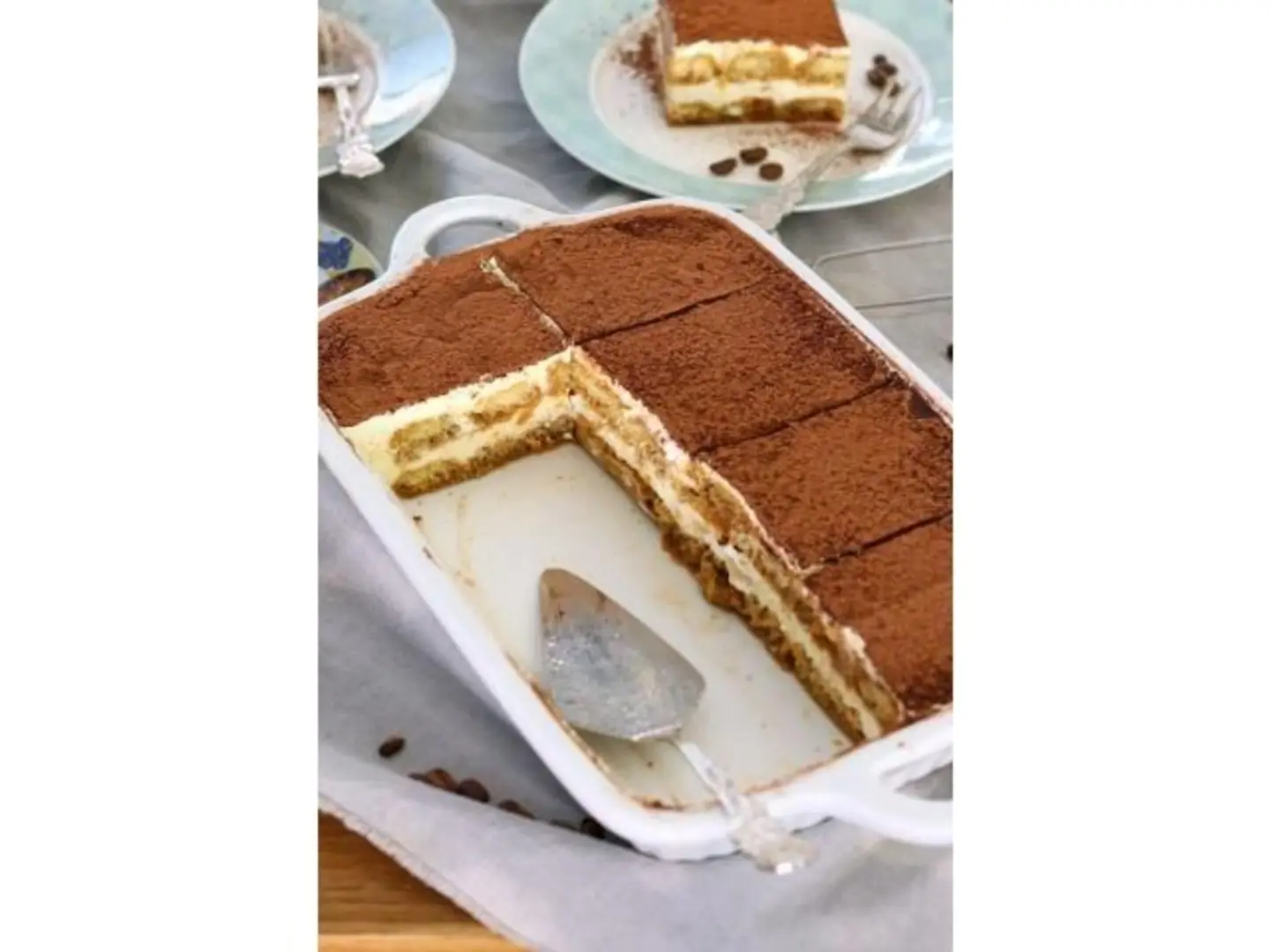 Tiramisu Tray (8 Pieces)