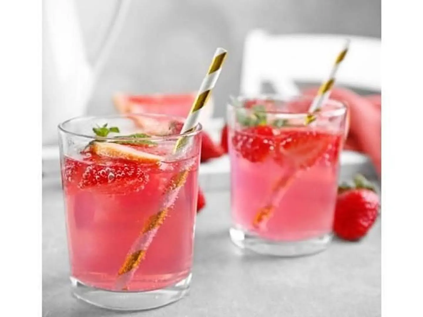 ريد بول فراولة