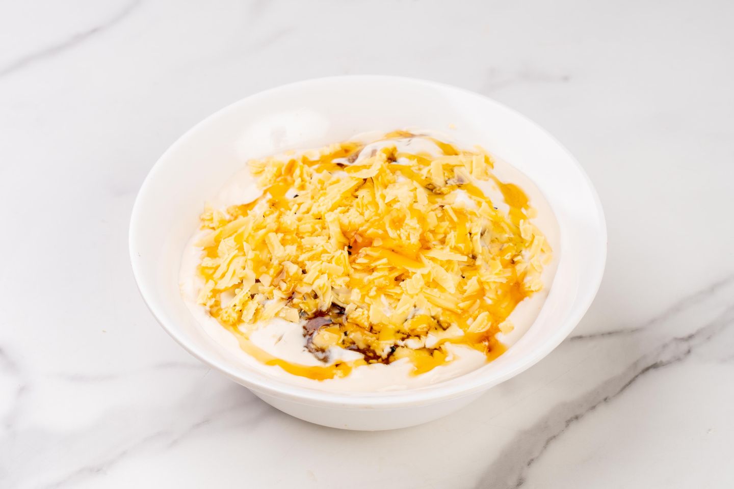 عريكة قشطة مع عسل وجبنة