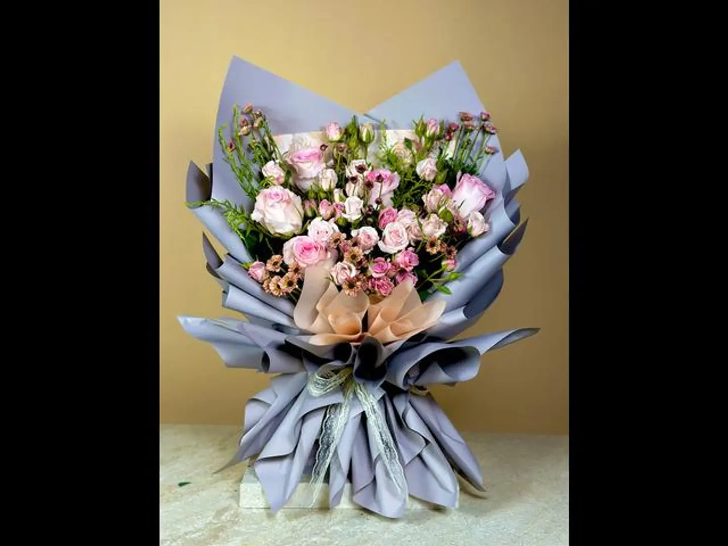 Queen Of Roses Bouquet