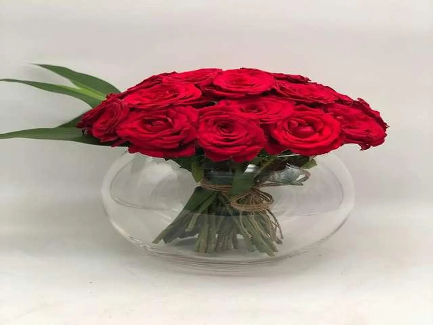 مزهريه النسيم الأحمر