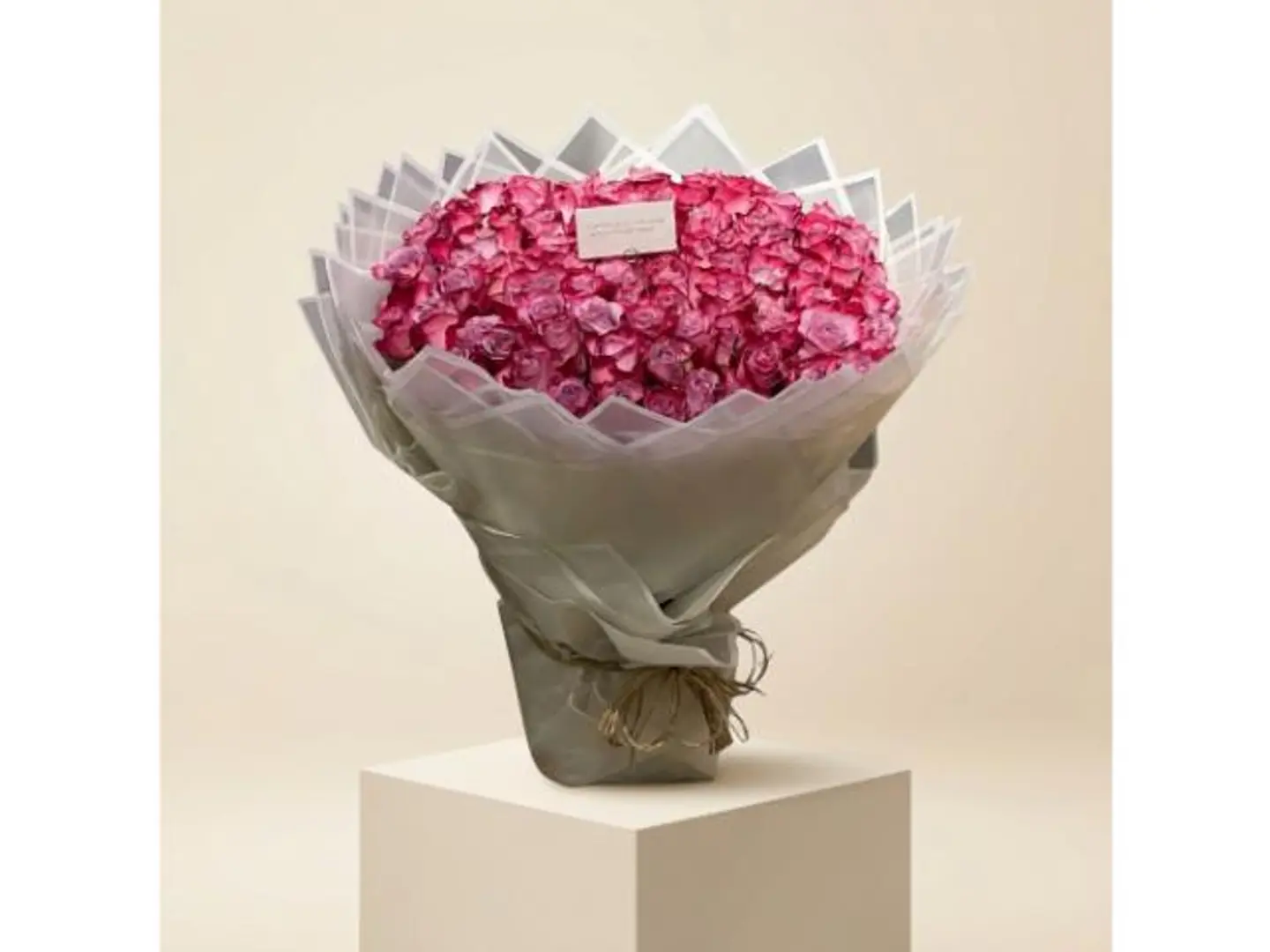 باقة ورد وردية فاخرة