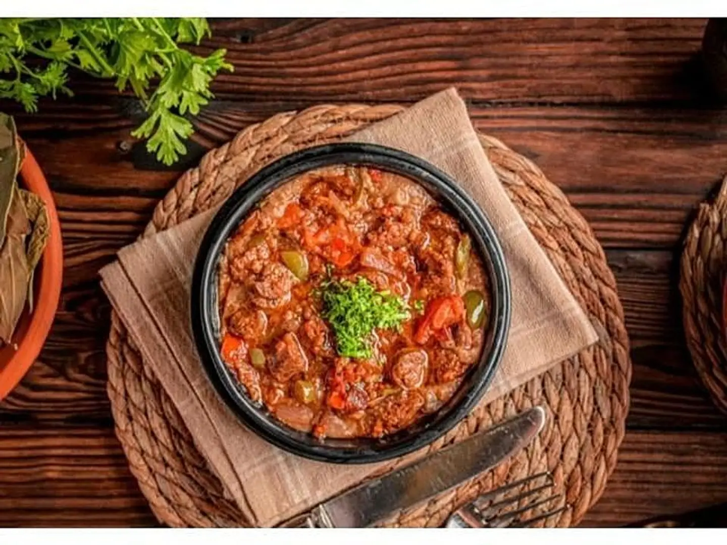 طبق فول بالسجق