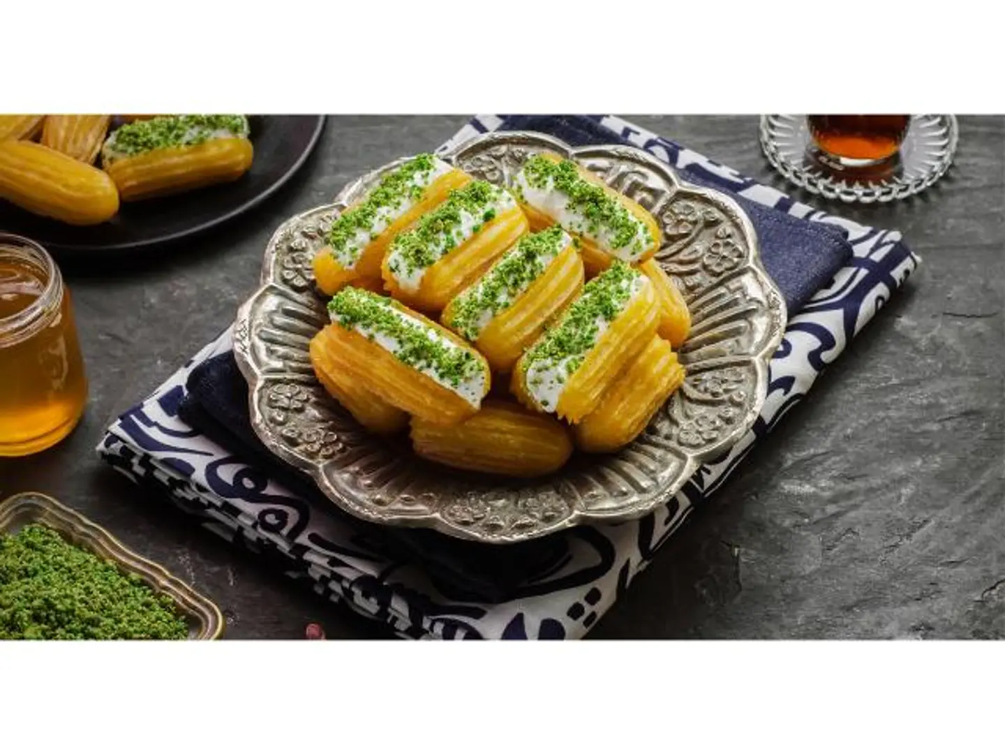 Tulumba Stuffed With Cream And Pistachio - 1 Kg