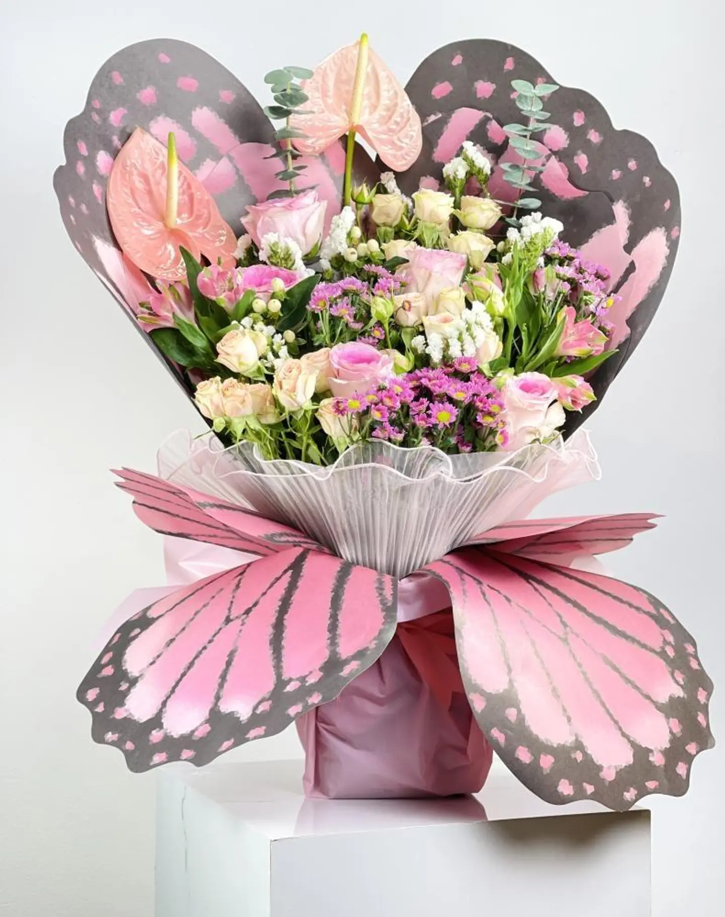 باقة همس الازهار والفراشة