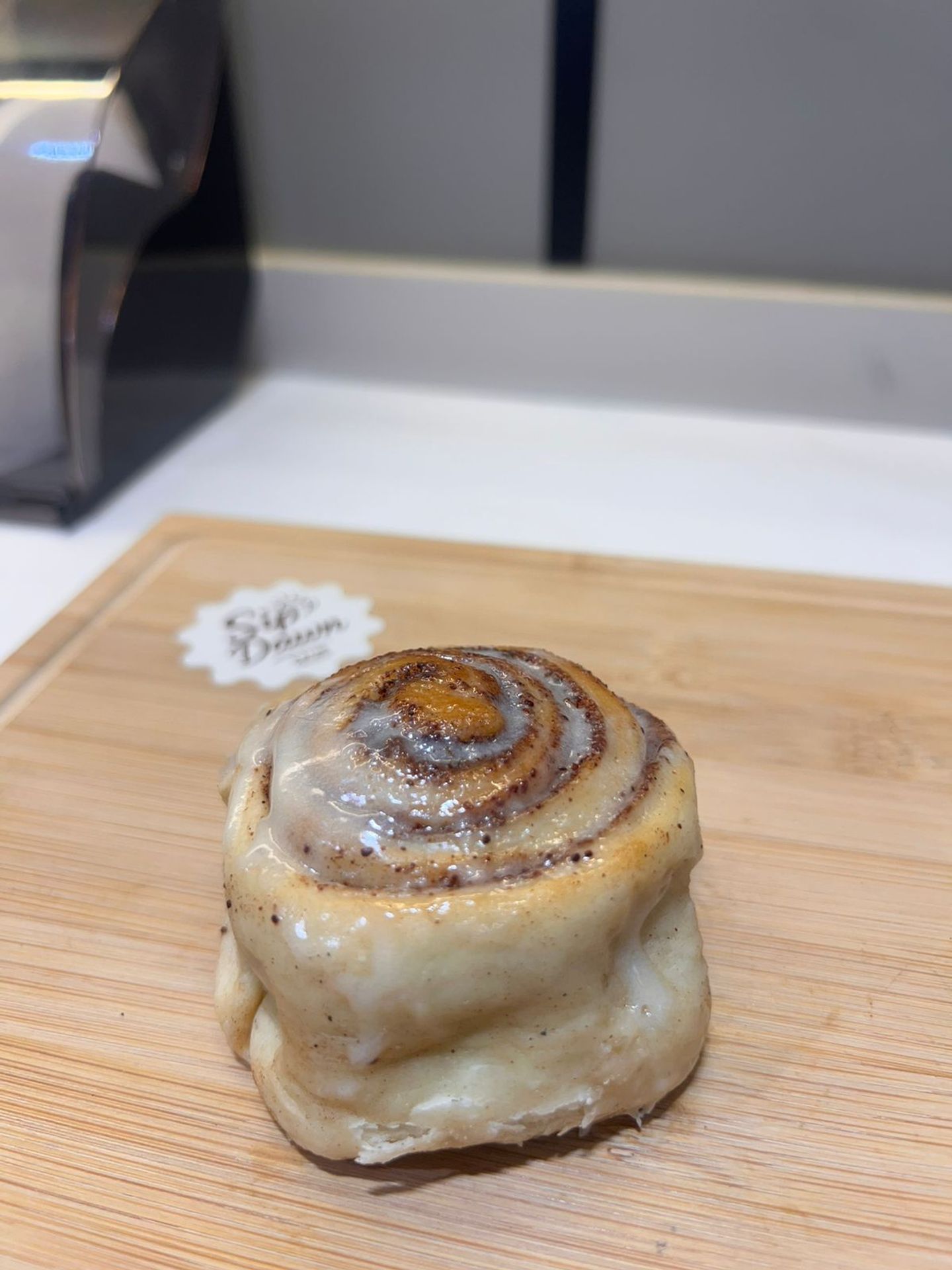 Don Sib Cinnamon Roll