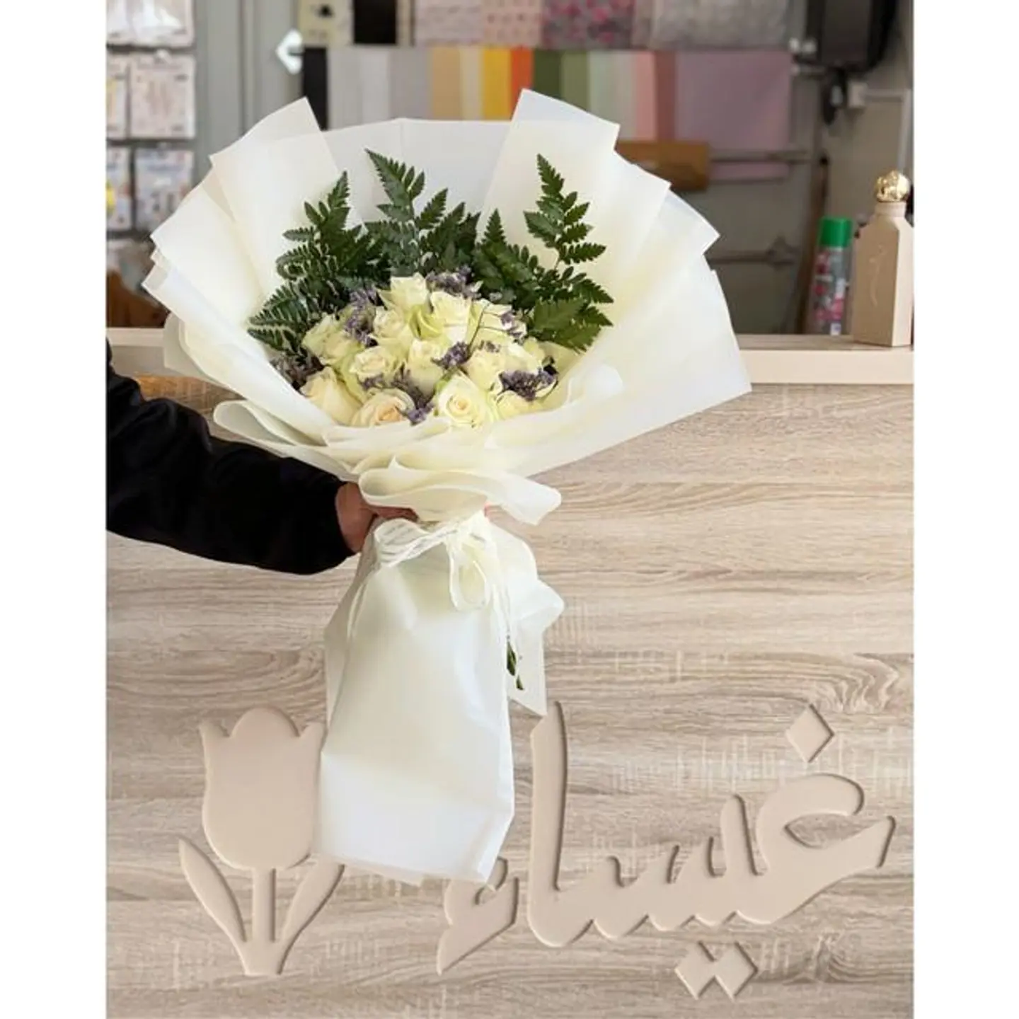 باقة الجوري الأبيض النقية