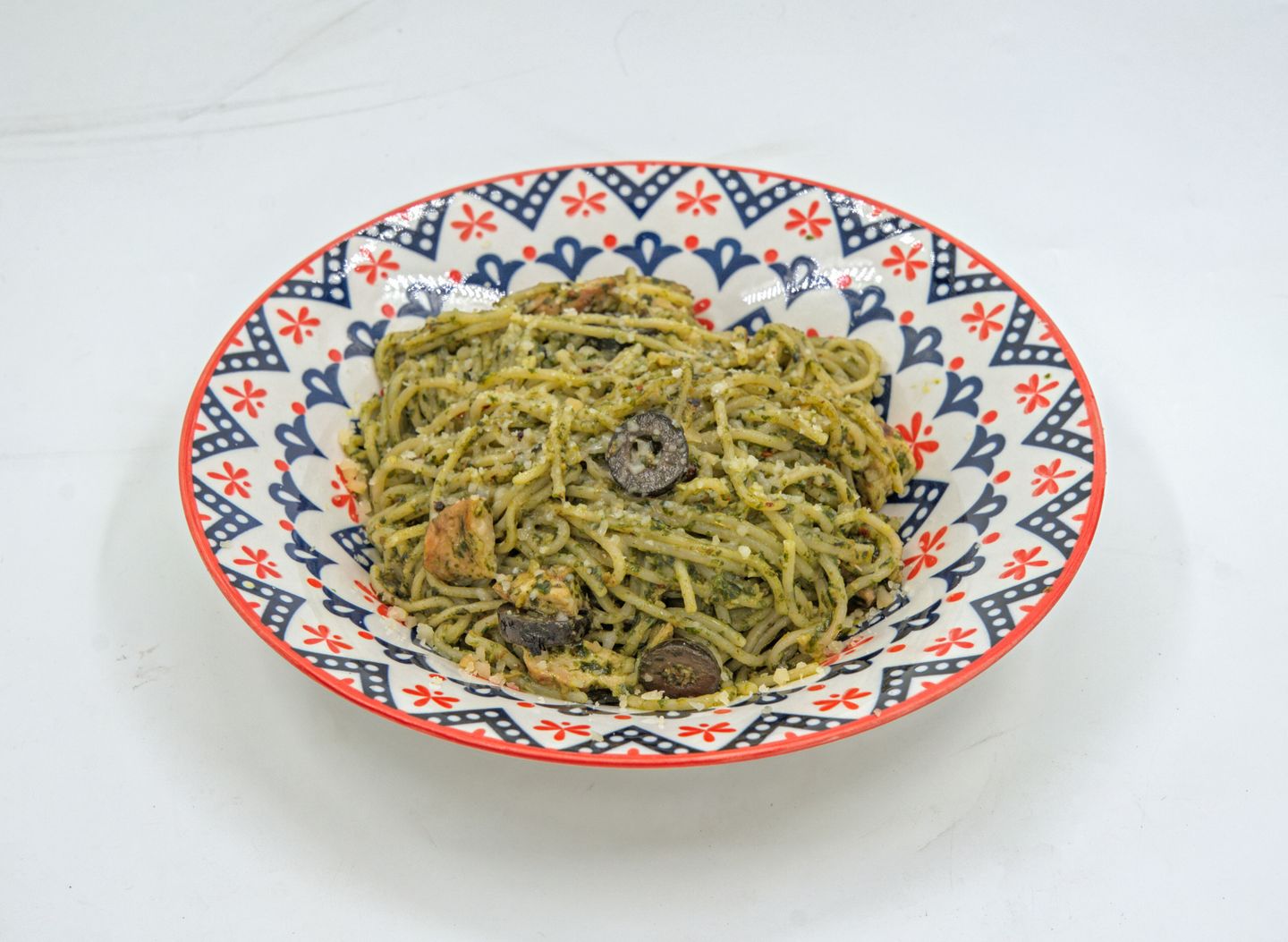 Pesto Chicken With Spaghetti