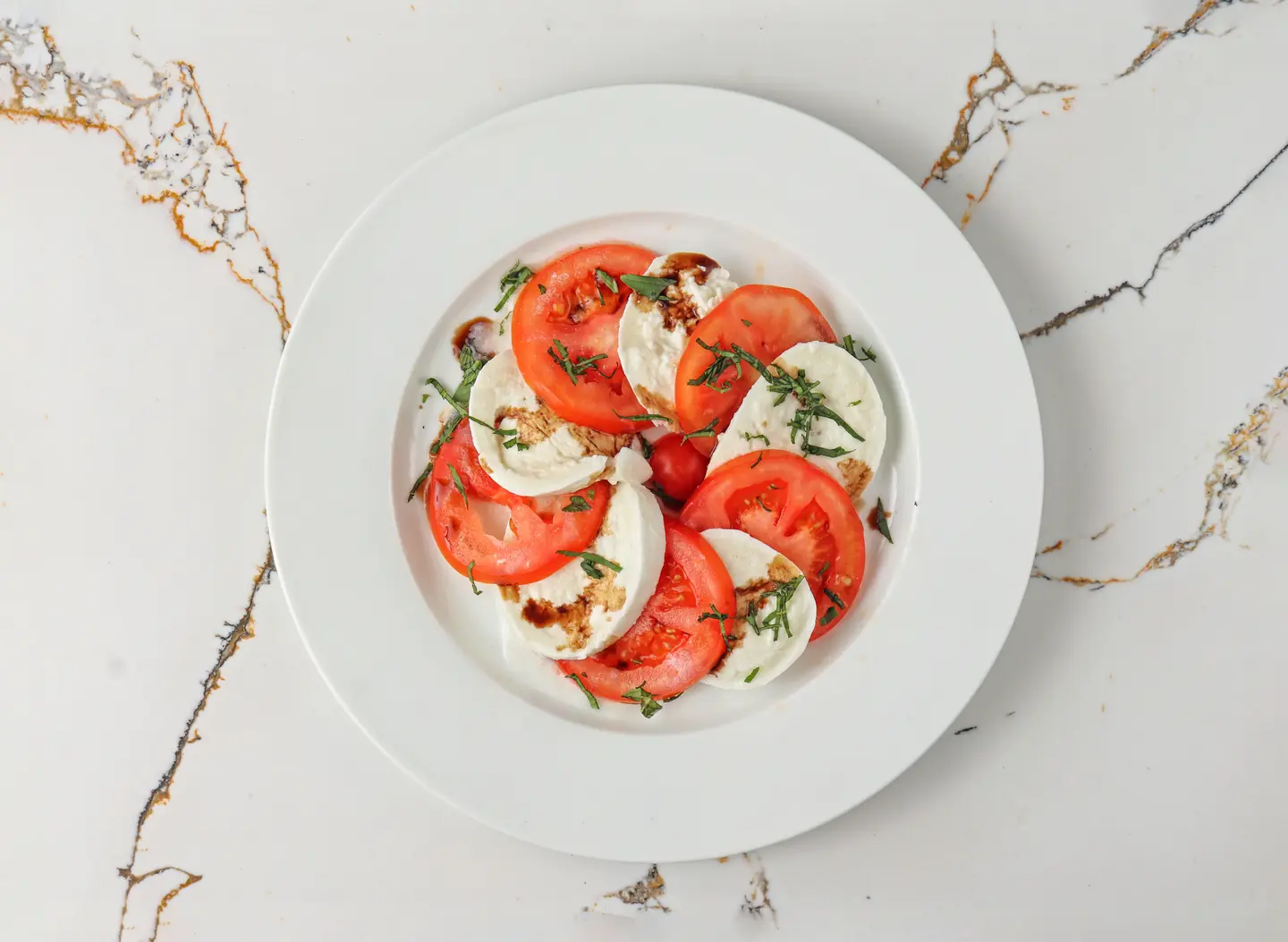 Caprese Mozzarella Tomatoes Salad