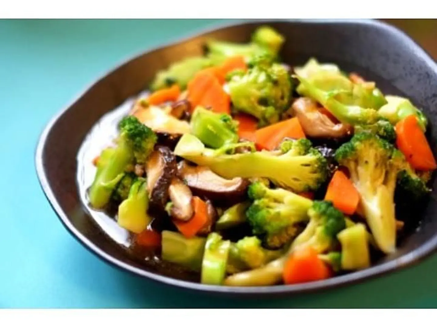 Stir Fry Broccoli With Mushroom