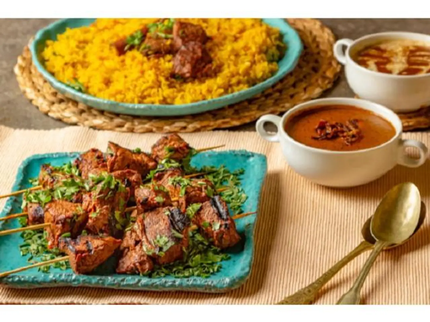 وجبه لحم محمر مع الرز والشوربة