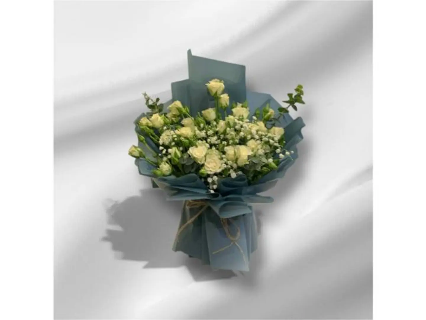 باقه الكارنيشن الأبيض