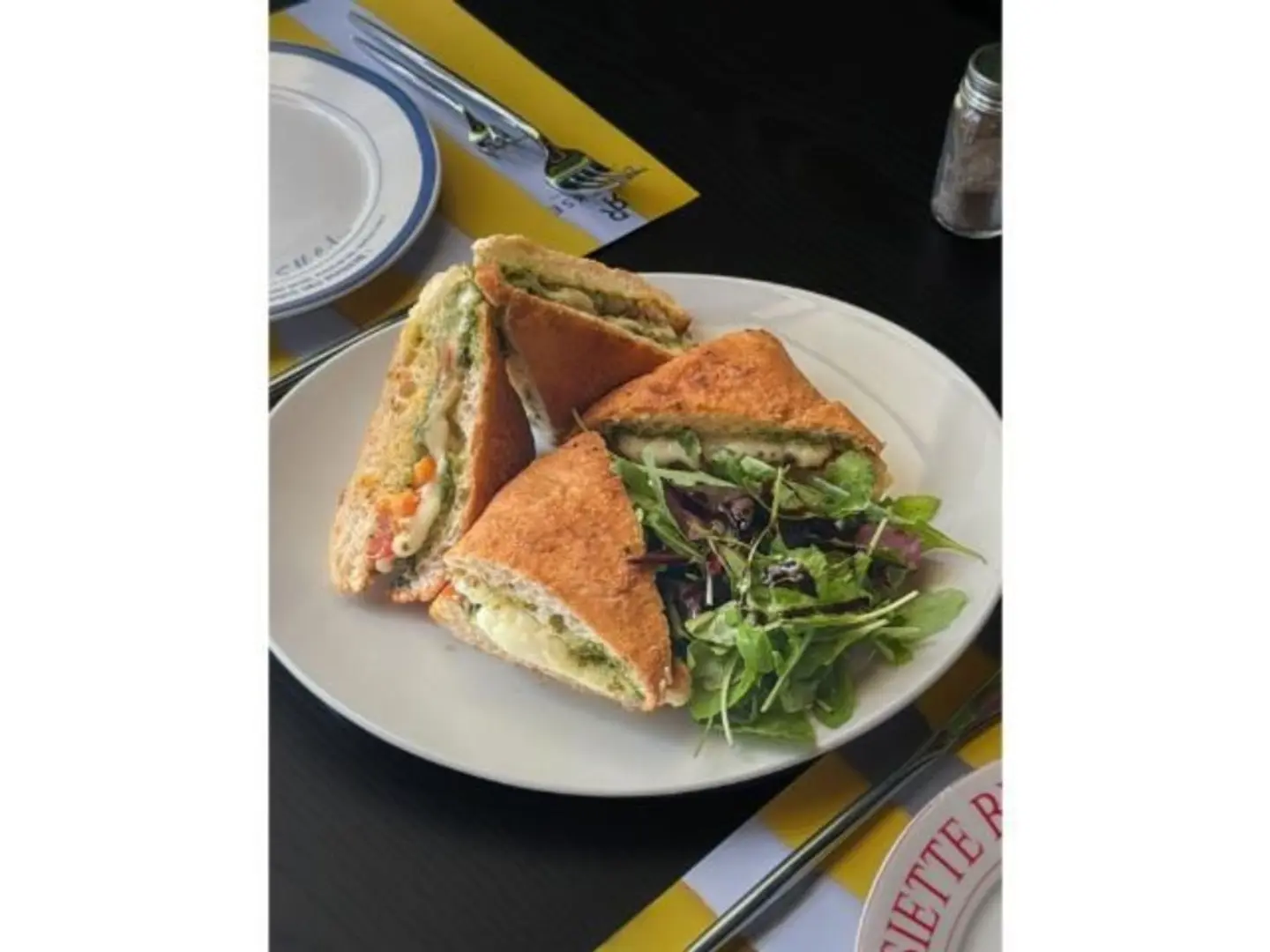 ساندوتش موزاريلا