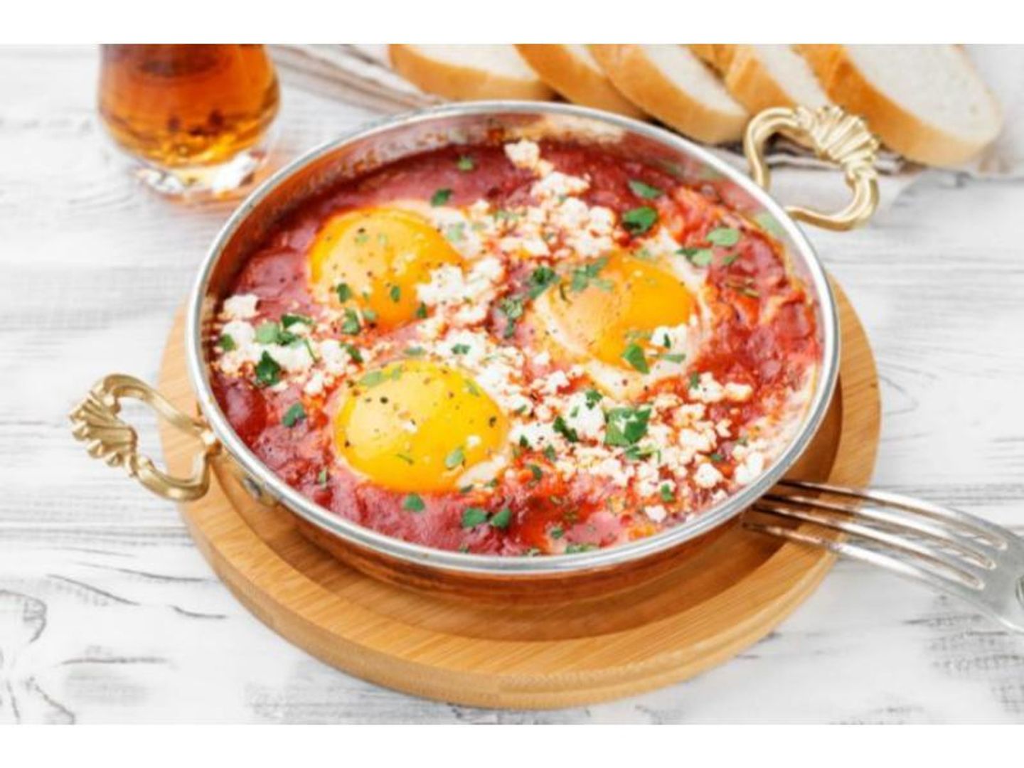 Shakshouka Eggs With Cheese