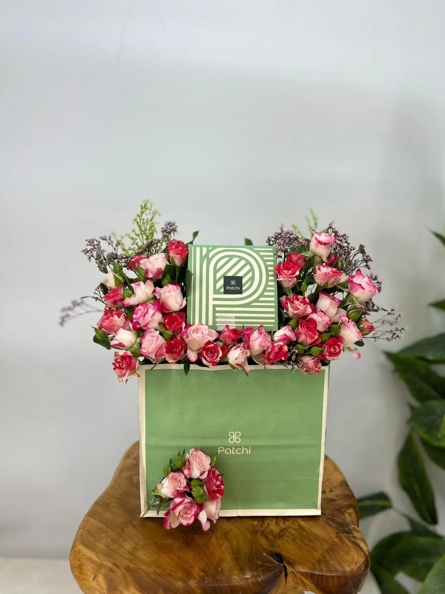 Patchi Arrangement With Mixed Flowers 4