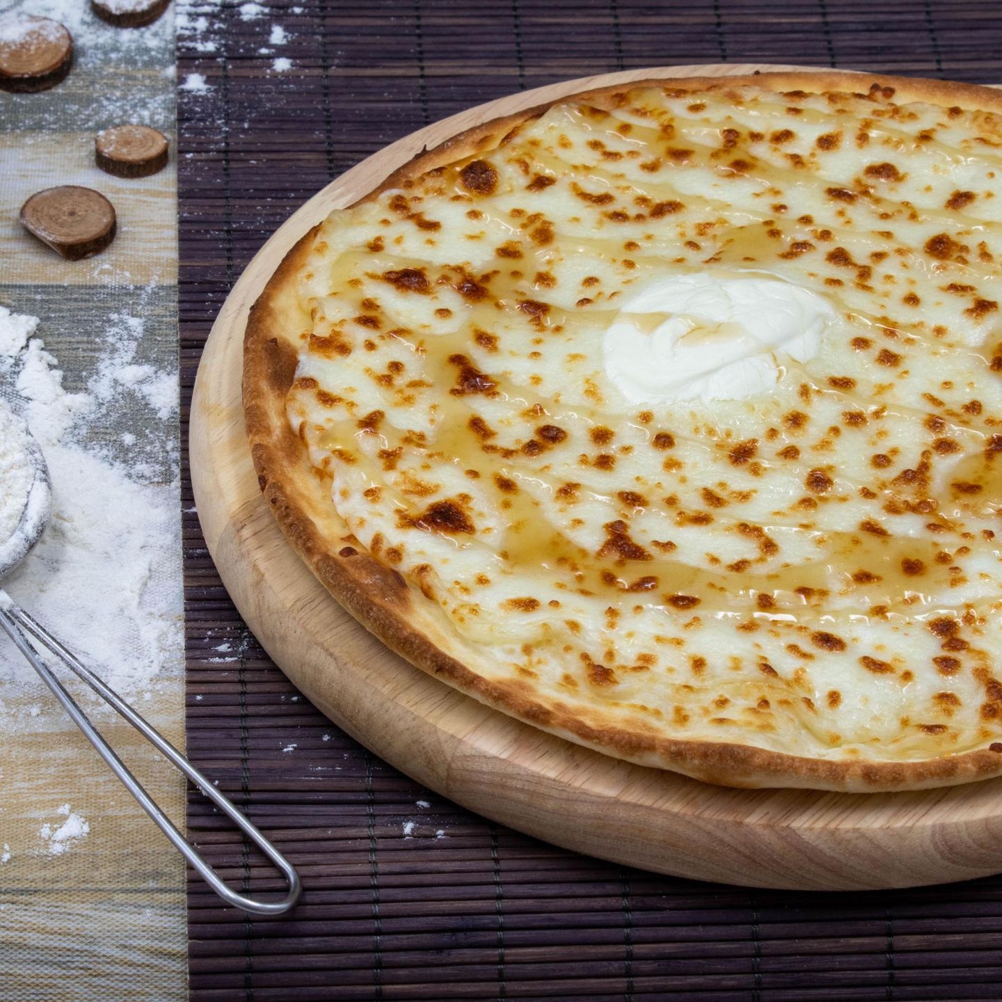 بيتزا أجبان