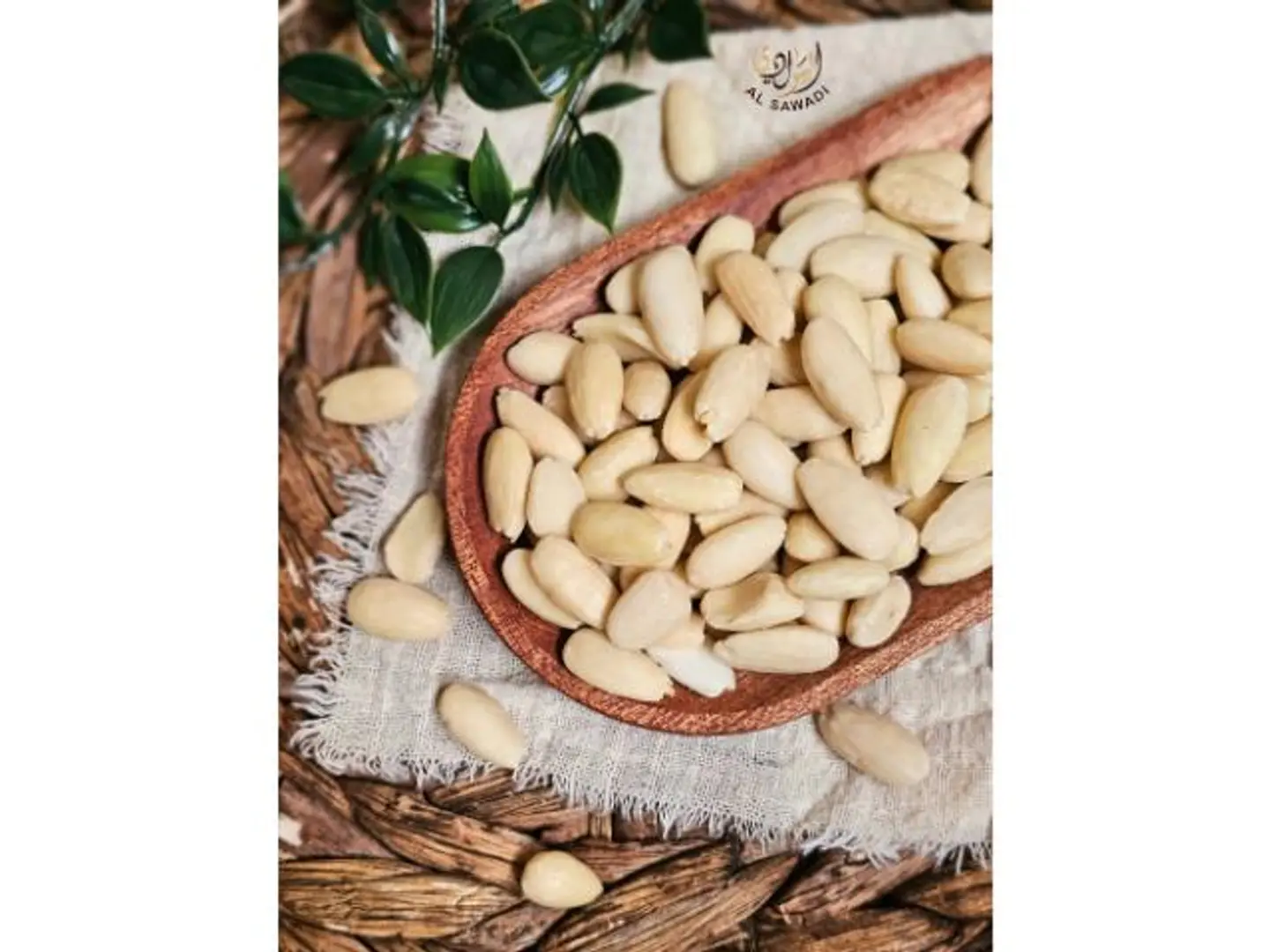 لوز حبة كاملة