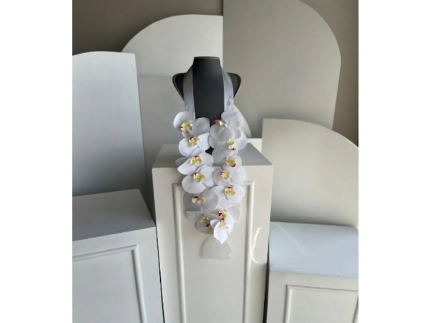 عقد ورد صناعي1