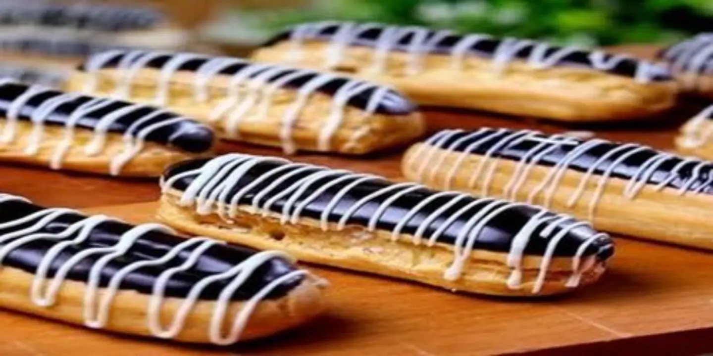 Custard And Chocolate Eclairs