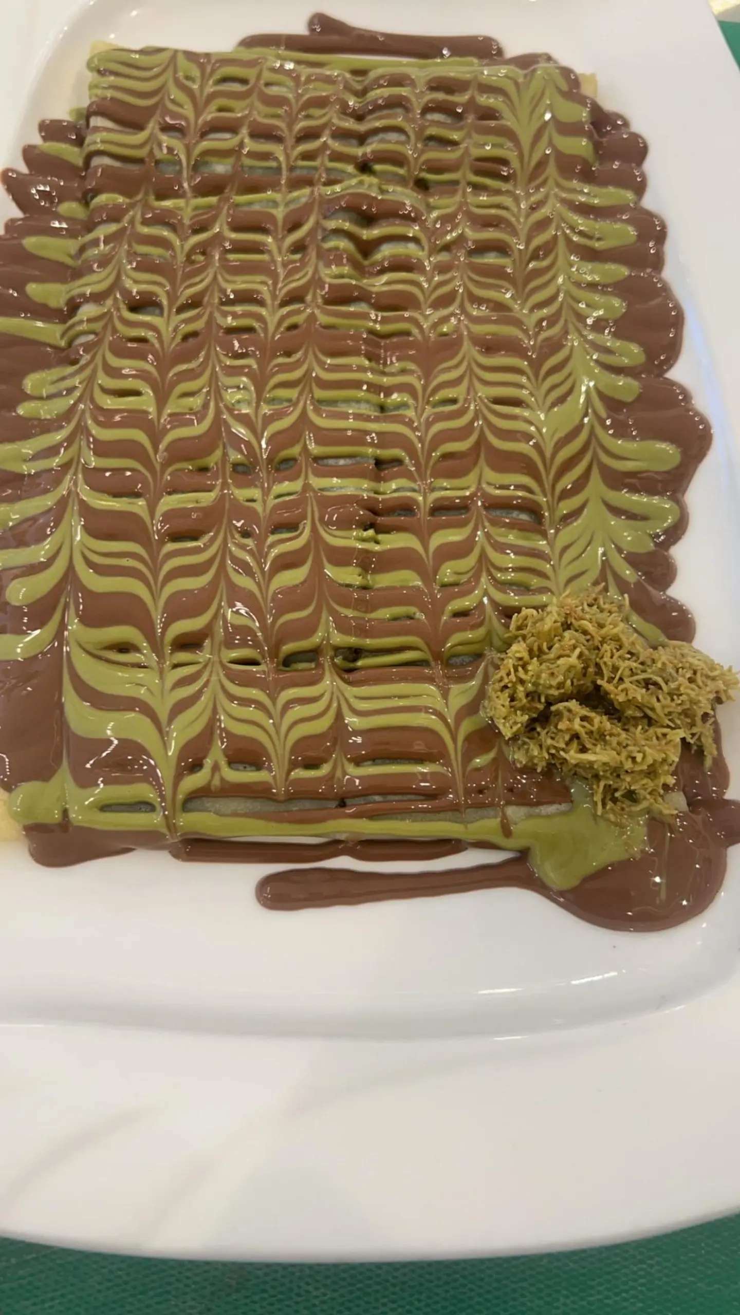 Knafeh With Pistachios Crepe