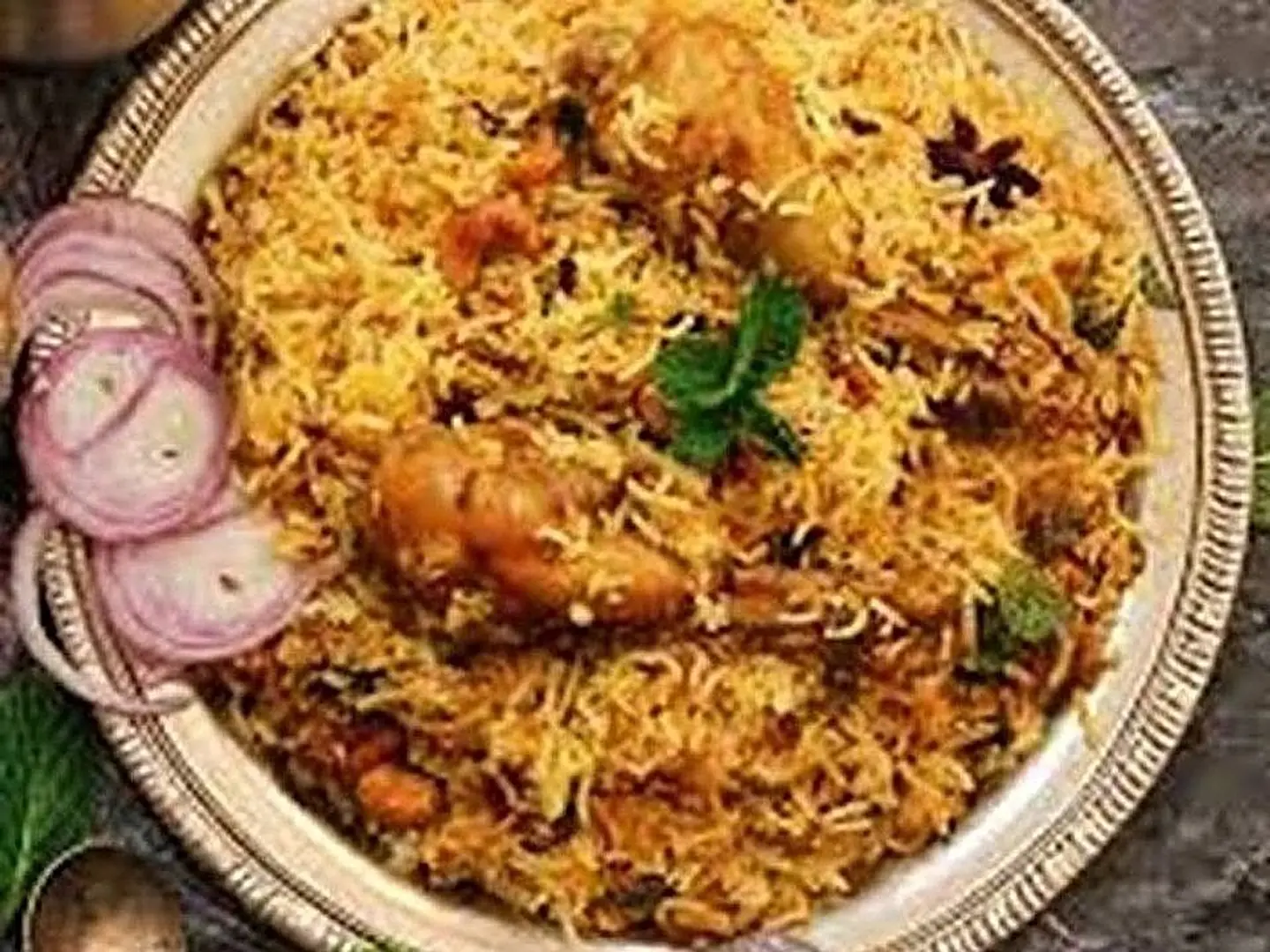 نص حبة برياني مثلوثة