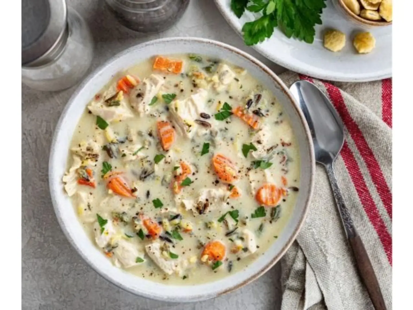 شوربة دجاج بالكمأة