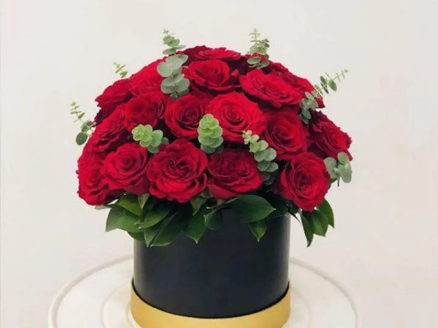 صندوق الرومانسية الحمراء