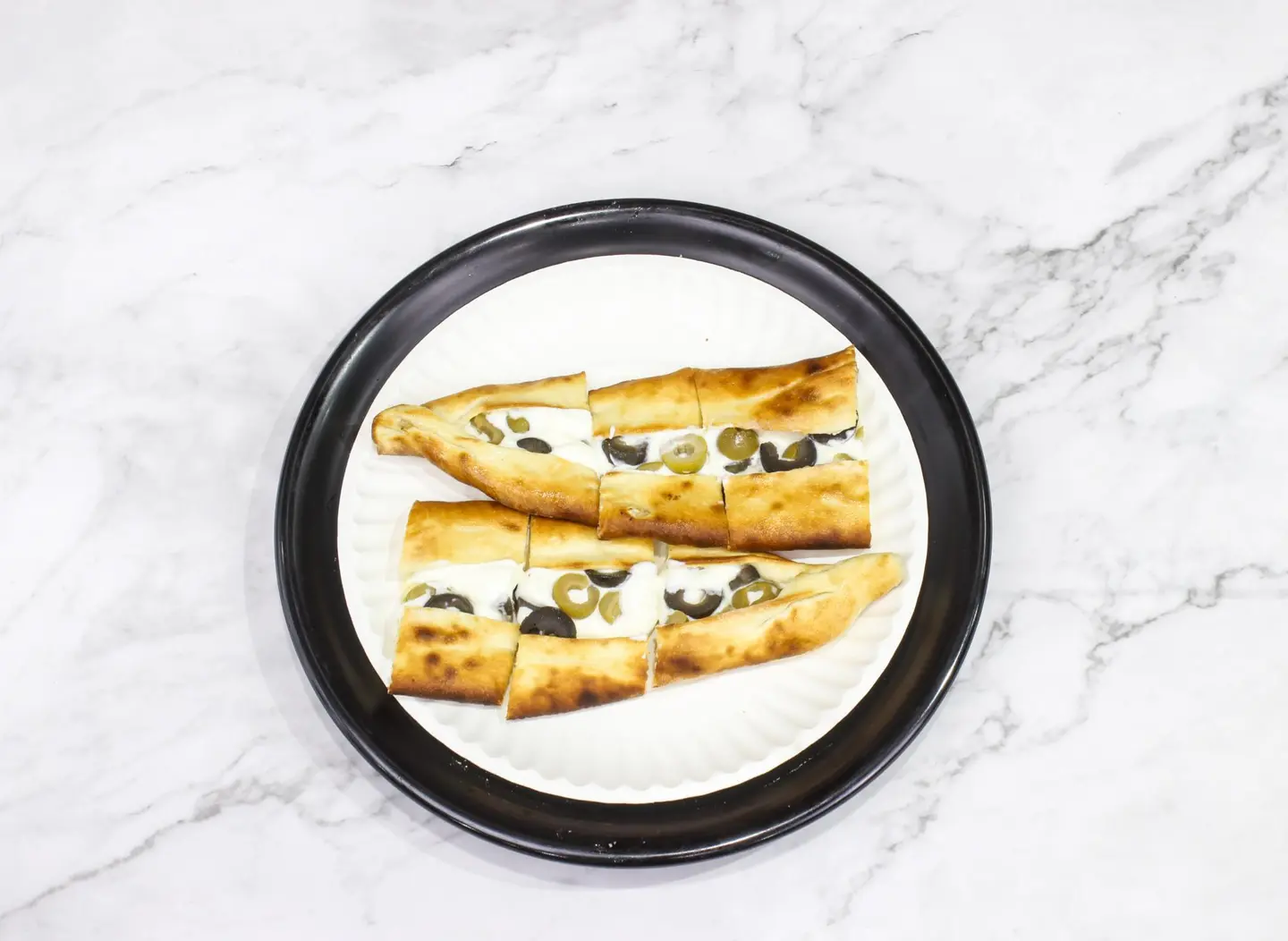 لبنه وزيتون