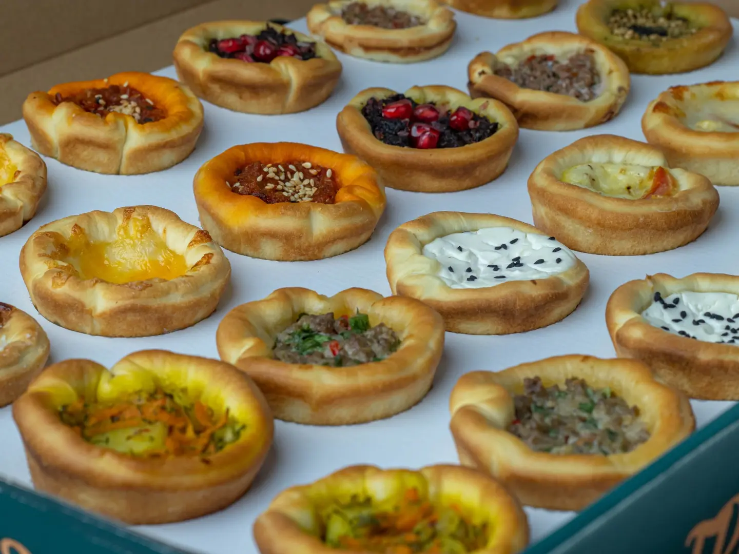 Box 16 Pieces