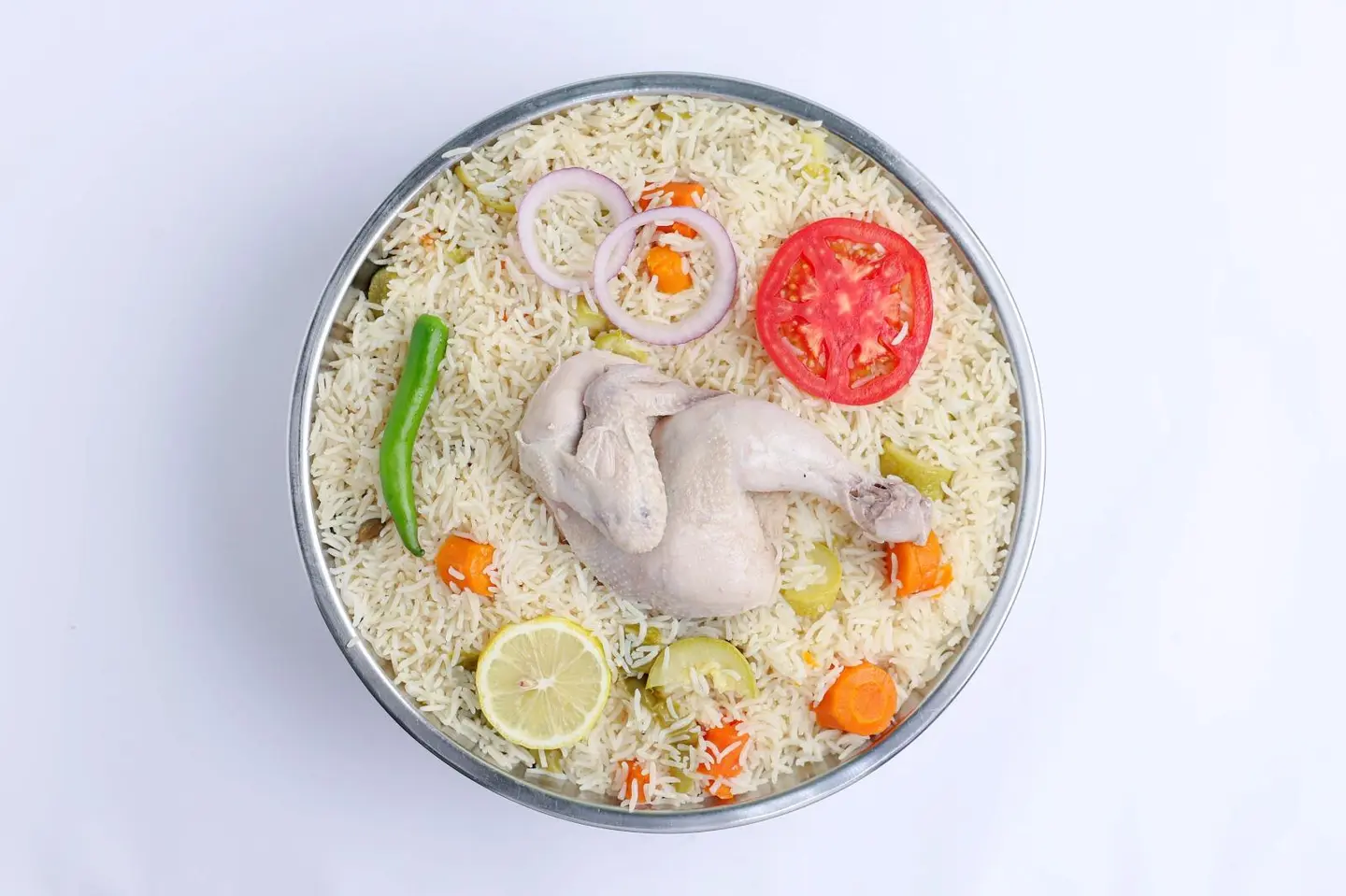 نصف حبة مضغوط ابيض بالخضار