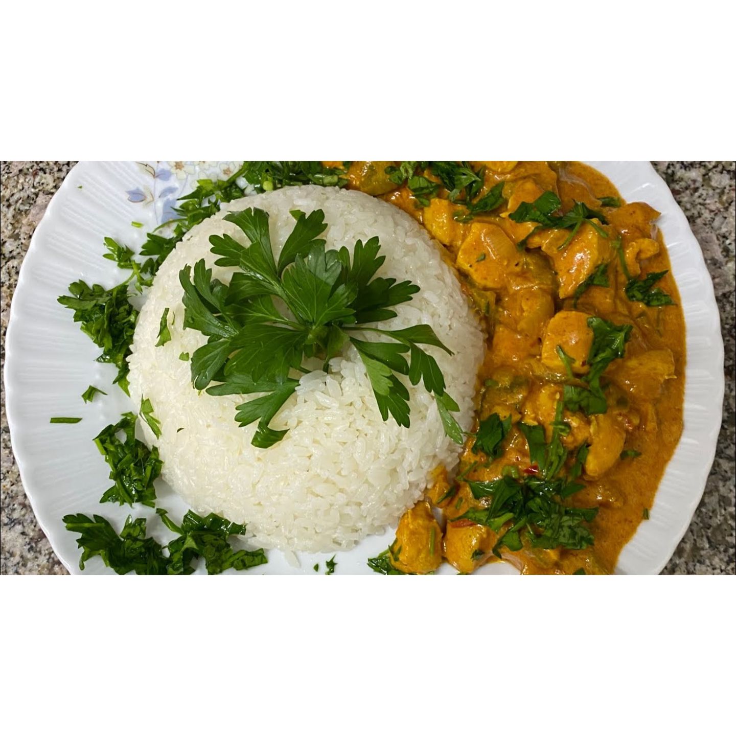 Curry Chicken With White Rice
