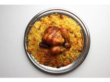حبة دجاج كاملة شواية مع الرز