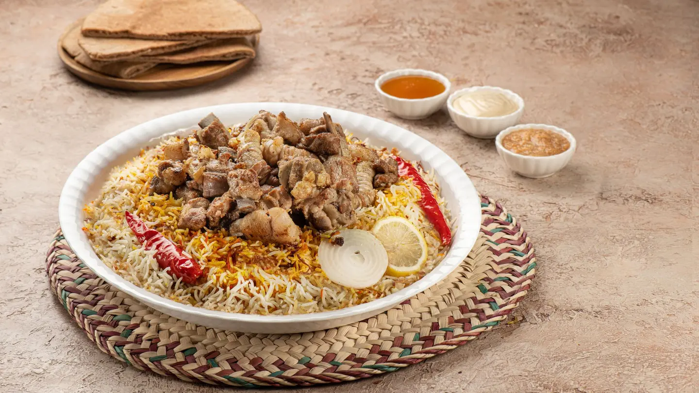 نفر لحم تيس مقلقل مع أرز