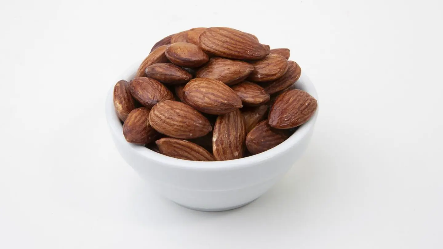 لوز محمص ليمون